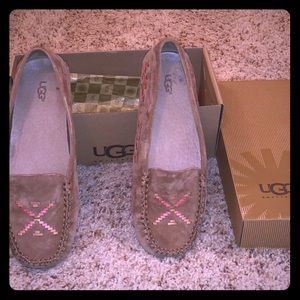 UGG moccasins worn once size 7